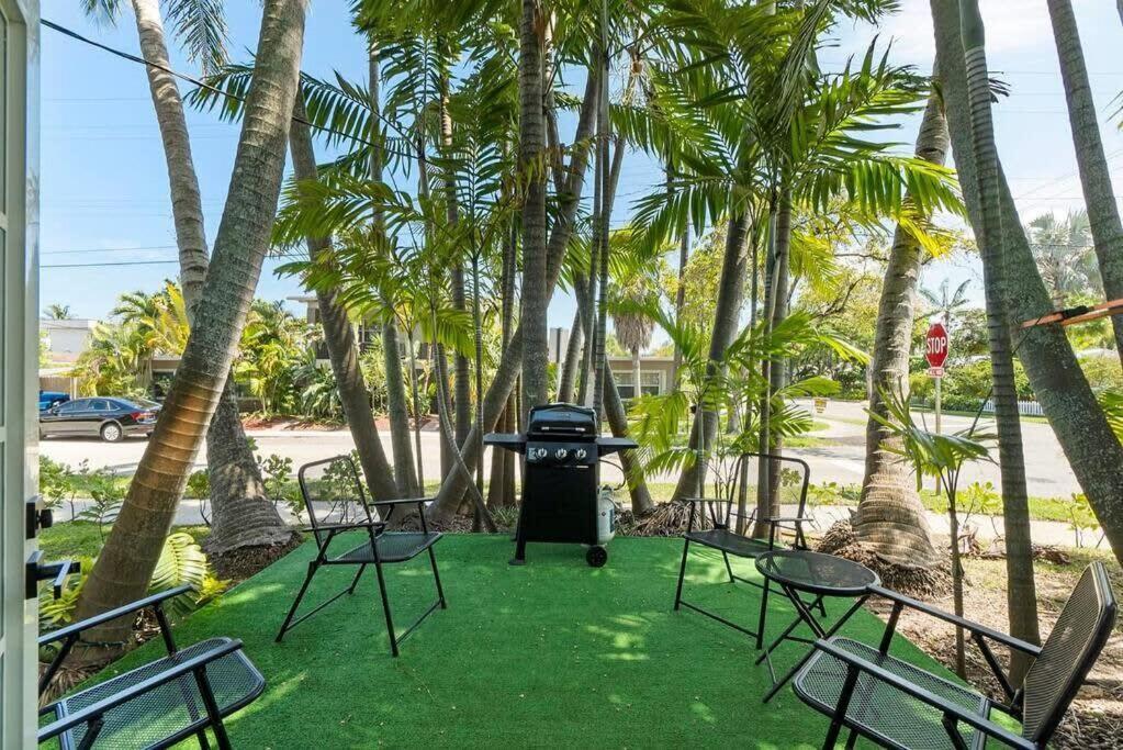 Walk To Las Olas Banyan Room Palm Paradise Inn Форт-Лодердейл Экстерьер фото
