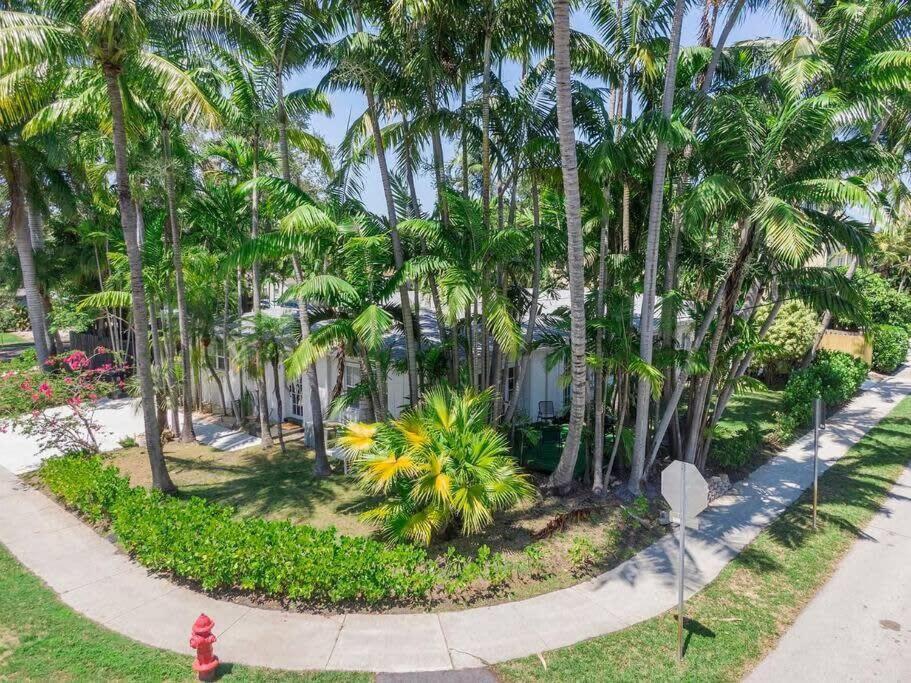 Walk To Las Olas Banyan Room Palm Paradise Inn Форт-Лодердейл Экстерьер фото